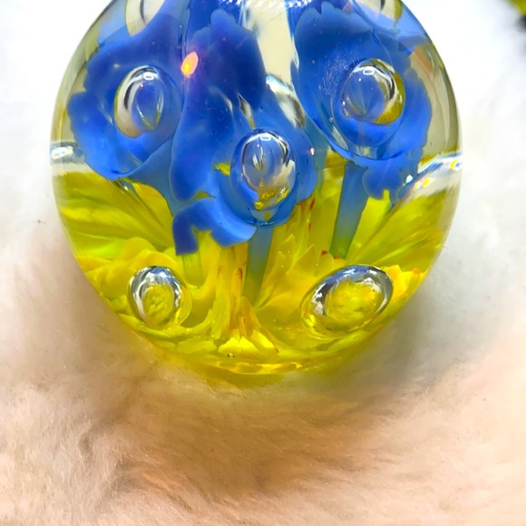 MURANO GLASS HANDBLOWN PAPERWEIGHT